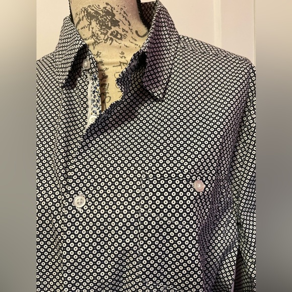 Paperdenim & Cloth Large Long Sleeved Button down flower Printed - Picture 2 of 9